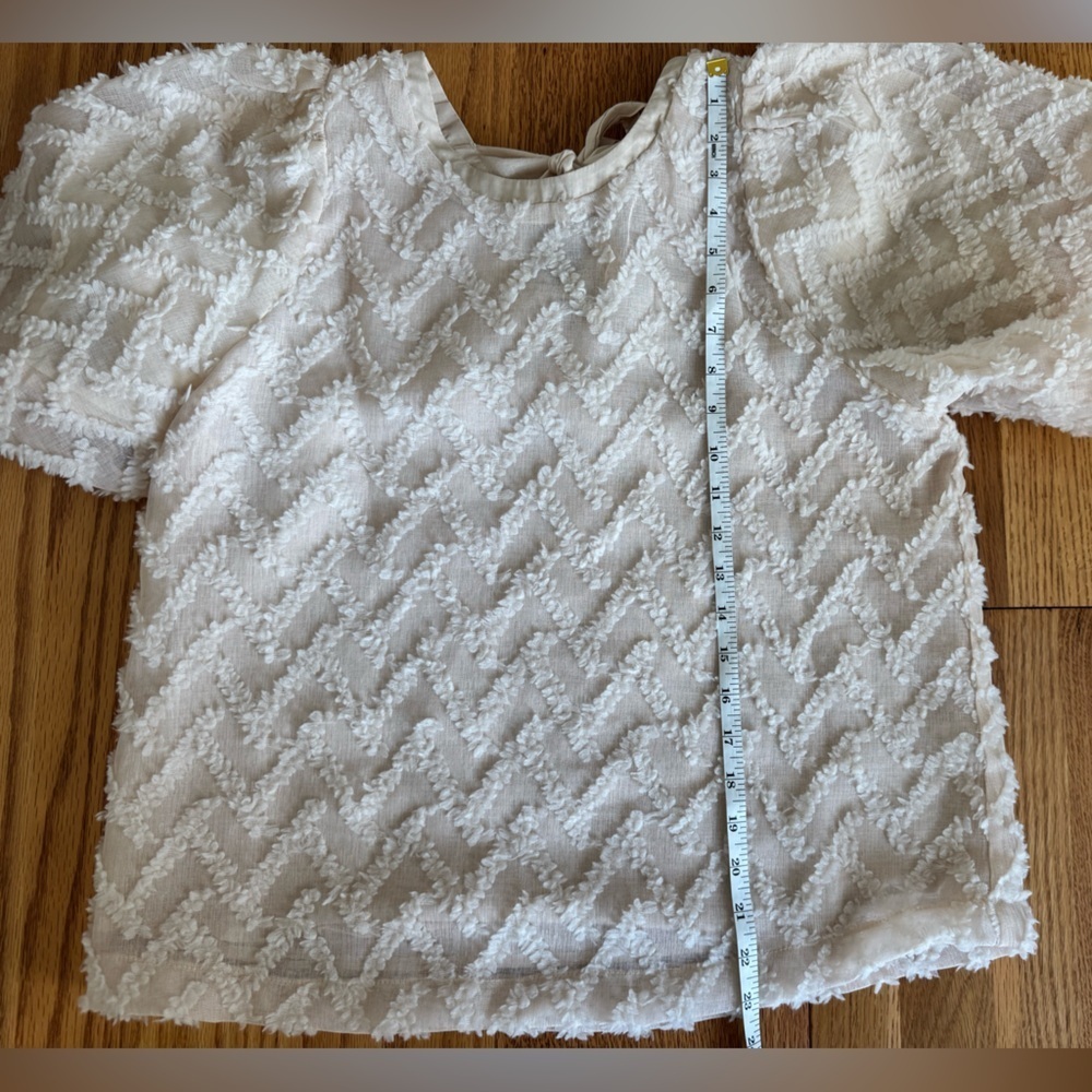 In February Crew Neck Bubble Sleeve Cream Texture Top Sz M Romantic Boho Coastal - Picture 9 of 11